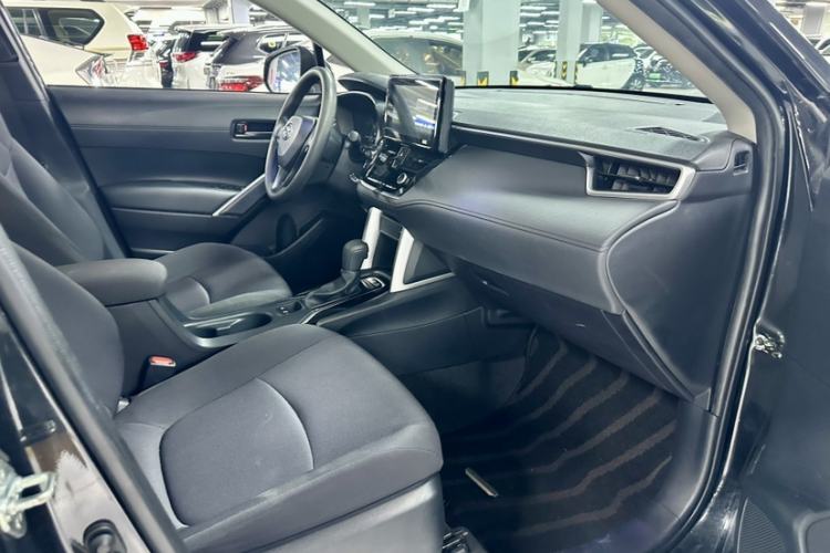 Used Toyota Corolla Cross 2022 2.0L Elite Edition Interior 7