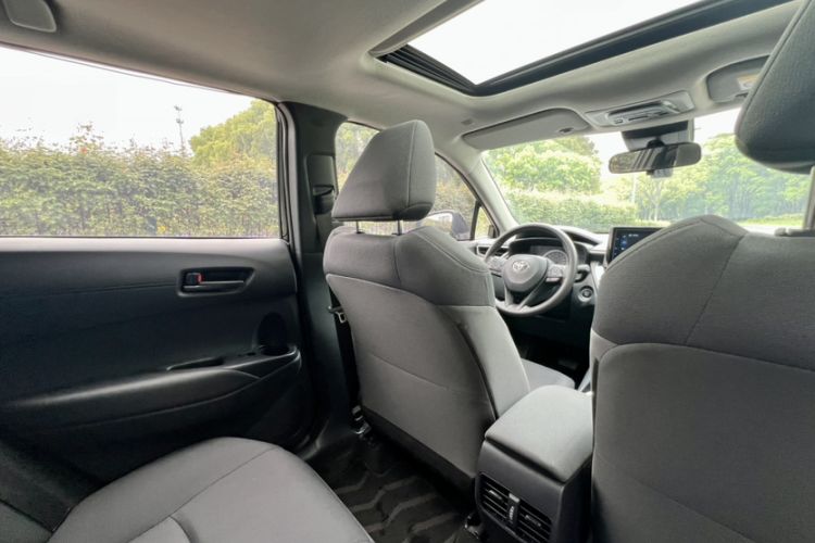 Used Toyota Corolla Cross 2022 2.0L Elite Edition Interior 7
