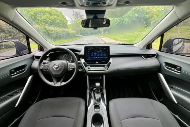 Used Toyota Corolla Cross 2022 2.0L Elite Edition Interior 8