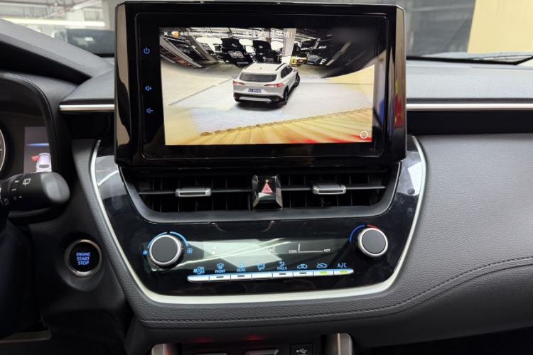 Used Toyota Corolla Cross 2022 2.0L Luxury Edition Interior 8
