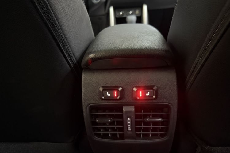 Used Toyota Corolla Cross 2022 2.0L Luxury Edition Interior 9