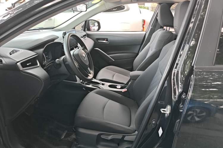 Used Toyota Corolla Cross 2022 2.0L Luxury Edition Left Front Seat
