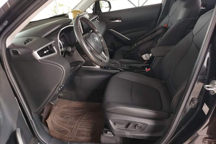 Used Toyota Corolla Cross 2022 2.0L Deluxe Edition Left Front Seat