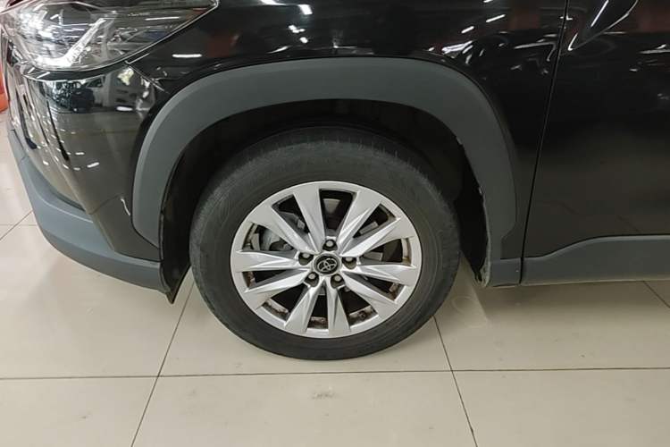 Used Toyota Corolla Cross 2022 2.0L Pioneer Edition Left Front Wheel Hub