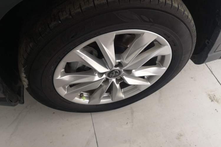 Used Toyota Corolla Cross 2022 2.0L Luxury Edition Left Front Wheel Hub