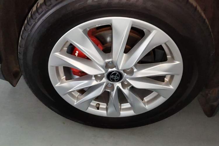 Used Toyota Corolla Cross 2022 2.0L Elite Edition Left Front Wheel Hub