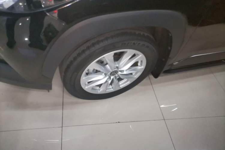 Used Toyota Corolla Cross 2022 2.0L Pioneer Edition Left Front Wheel Hub