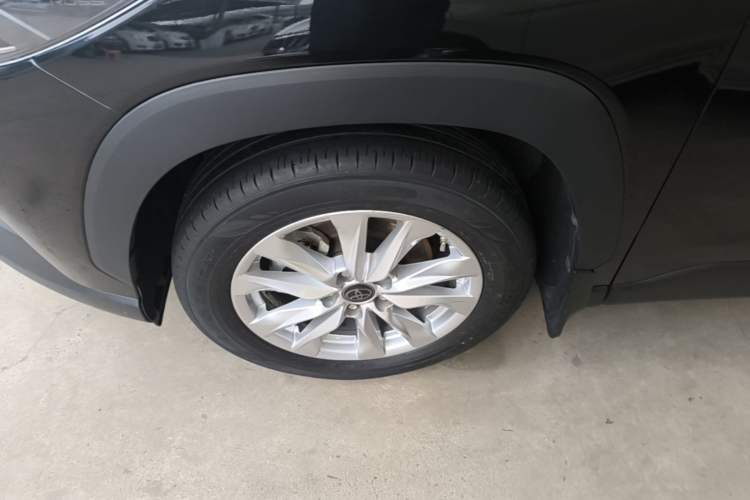 Used Toyota Corolla Cross 2022 2.0L Deluxe Edition Left Front Wheel Hub