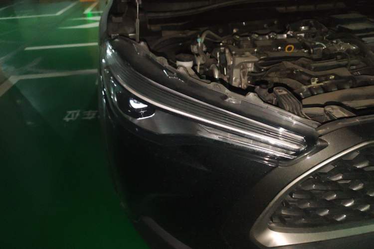 Used Toyota Corolla Cross 2022 2.0L Luxury Edition Right Front Headlight
