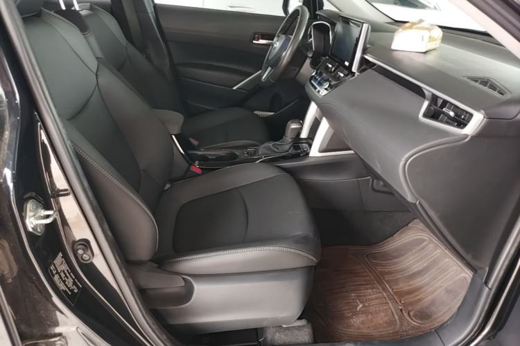 Used Toyota Corolla Cross 2022 2.0L Deluxe Edition Right Front Seat