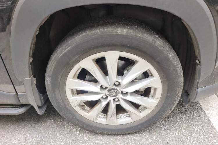 Used Toyota Corolla Cross 2022 2.0L Elite Edition Right Front Wheel Hub