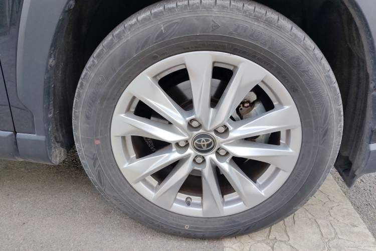 Used Toyota Corolla Cross 2022 2.0L Luxury Edition Right Front Wheel Hub