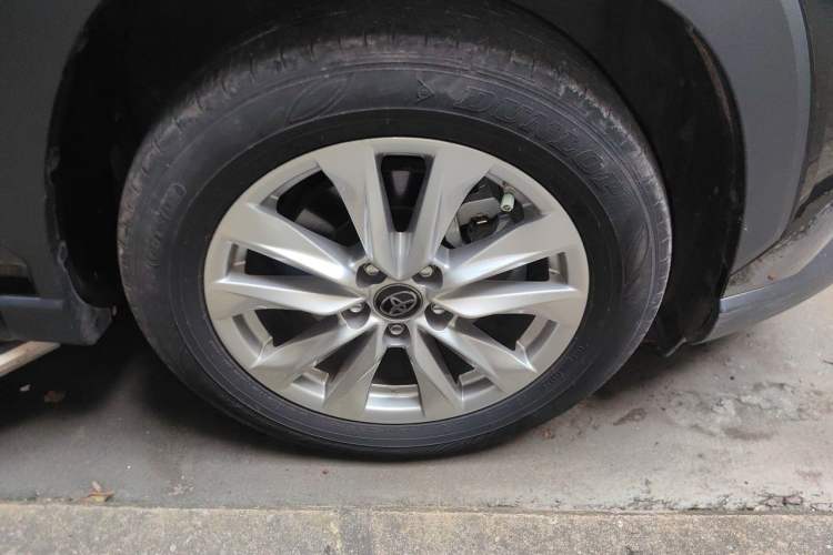Used Toyota Corolla Cross 2022 2.0L Luxury Edition Right Front Wheel Hub