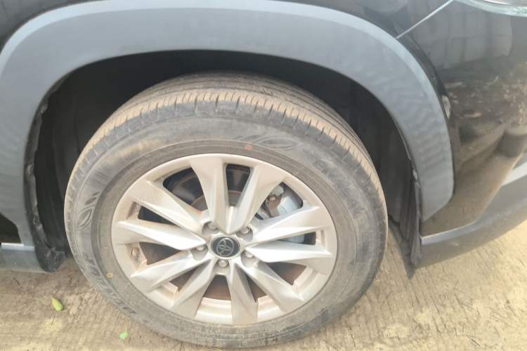 Used Toyota Corolla Cross 2022 2.0L Pioneer Edition Right Front Wheel Hub