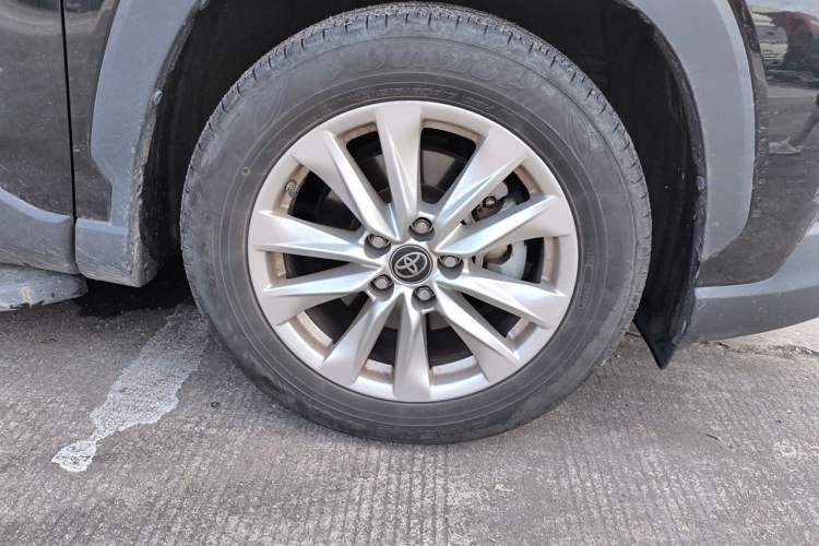Used Toyota Corolla Cross 2022 2.0L Elite Edition Right Front Wheel Hub
