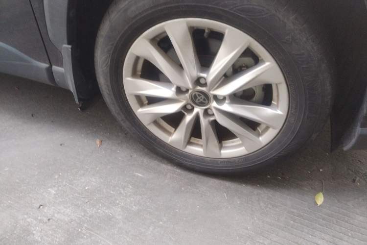 Used Toyota Corolla Cross 2022 2.0L Luxury Edition Right Front Wheel Hub