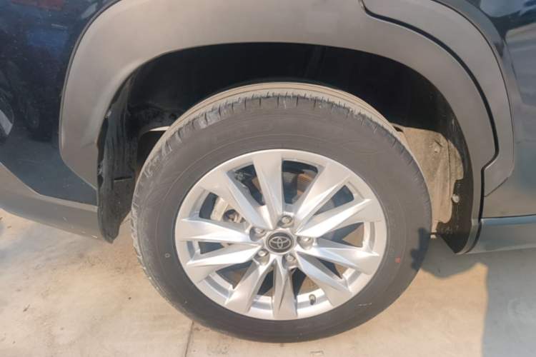 Used Toyota Corolla Cross 2022 2.0L Elite Edition Right Rear Wheel Hub