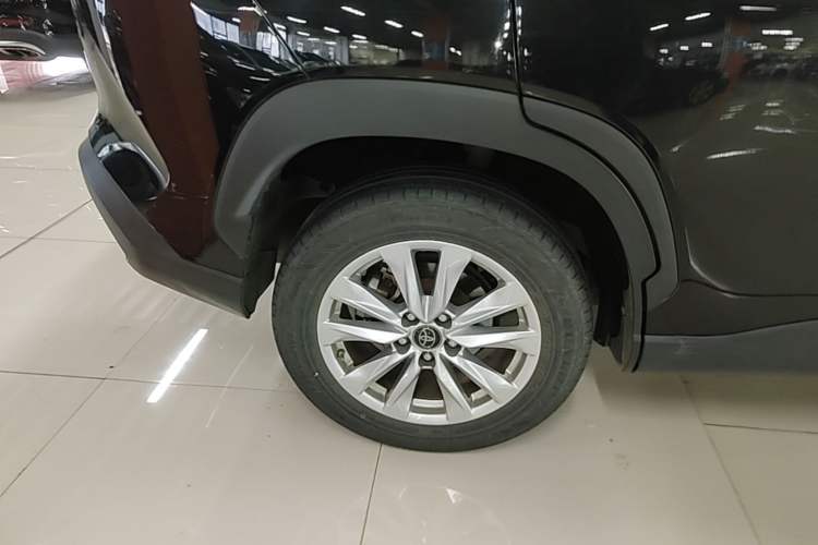 Used Toyota Corolla Cross 2022 2.0L Pioneer Edition Right Rear Wheel Hub