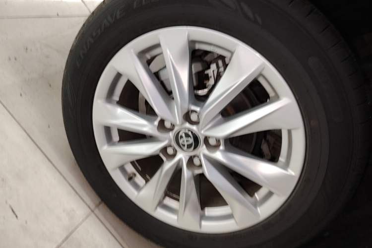 Used Toyota Corolla Cross 2022 2.0L Elite Edition Right Rear Wheel Hub
