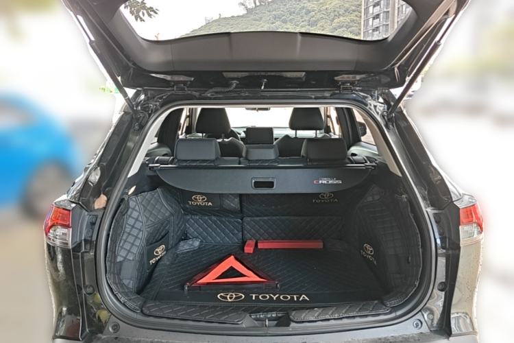 Used Toyota Corolla Cross 2022 2.0L Luxury Edition Trunk