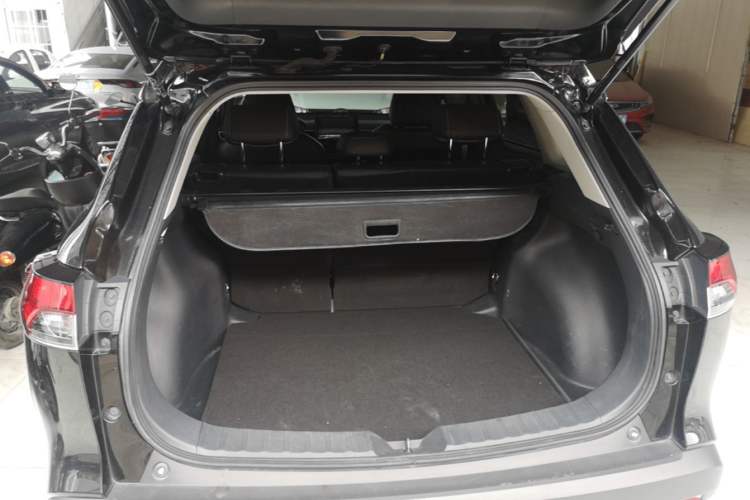 Used Toyota Corolla Cross 2022 2.0L Luxury Edition Trunk