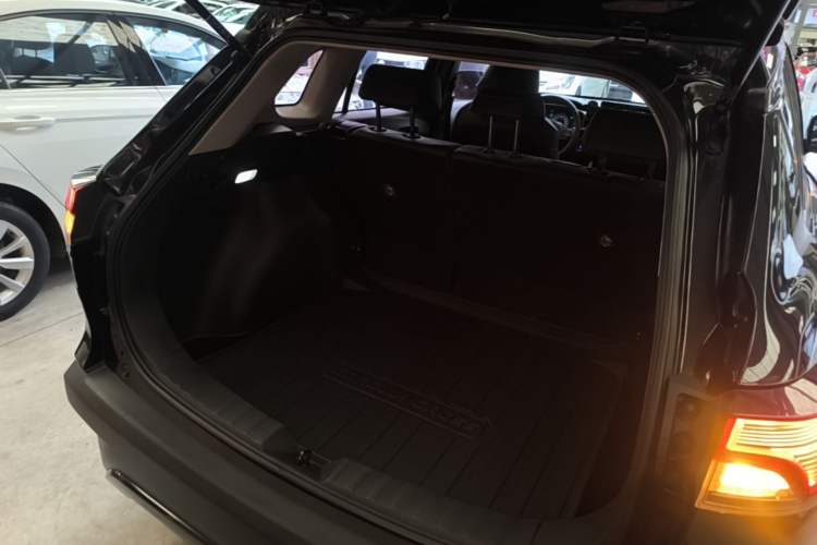 Used Toyota Corolla Cross 2022 2.0L Deluxe Edition Trunk