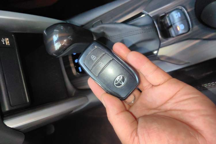 Used Toyota Corolla Cross 2022 2.0L Luxury Edition Vehicle Key