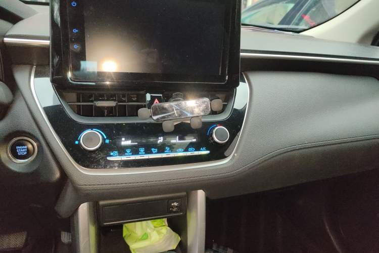 Used Toyota Corolla Cross 2022 2.0L Elite Edition Audio And AC Panel