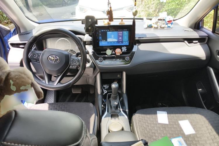 Used Toyota Corolla Cross 2022 2.0L Luxury Edition Center Console
