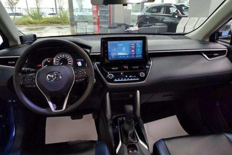 Used Toyota Corolla Cross 2022 2.0L Luxury Edition Center Console