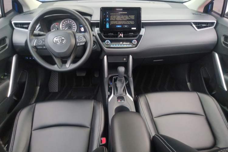 Used Toyota Corolla Cross 2022 2.0L Elite Edition Center Console