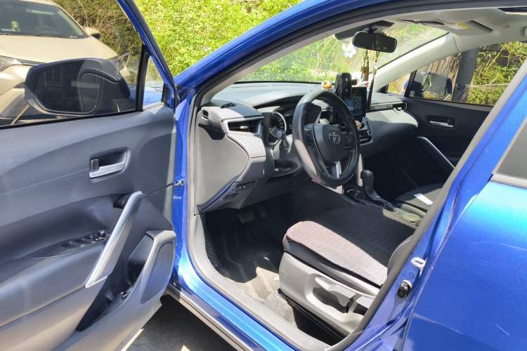 Used Toyota Corolla Cross 2022 2.0L Luxury Edition Driver Seat