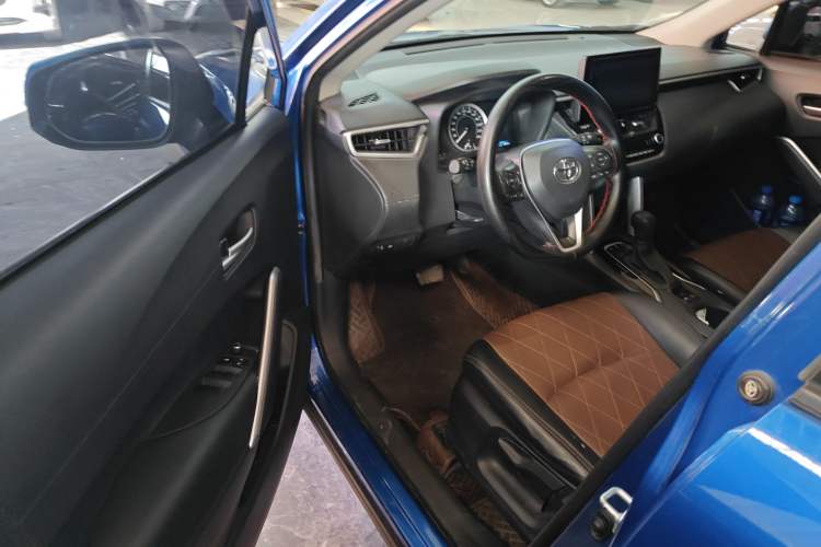 Used Toyota Corolla Cross 2022 2.0L Luxury Edition Driver Seat