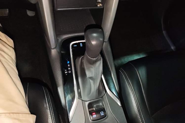 Used Toyota Corolla Cross 2022 2.0L Elite Edition Gear Lever