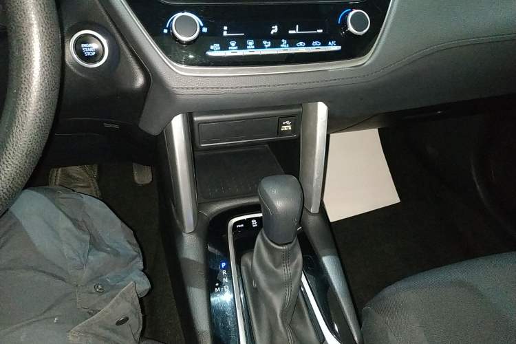 Used Toyota Corolla Cross 2022 2.0L Elite Edition Gear Lever