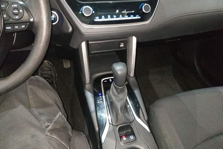 Used Toyota Corolla Cross 2022 2.0L Elite Edition Gear Lever