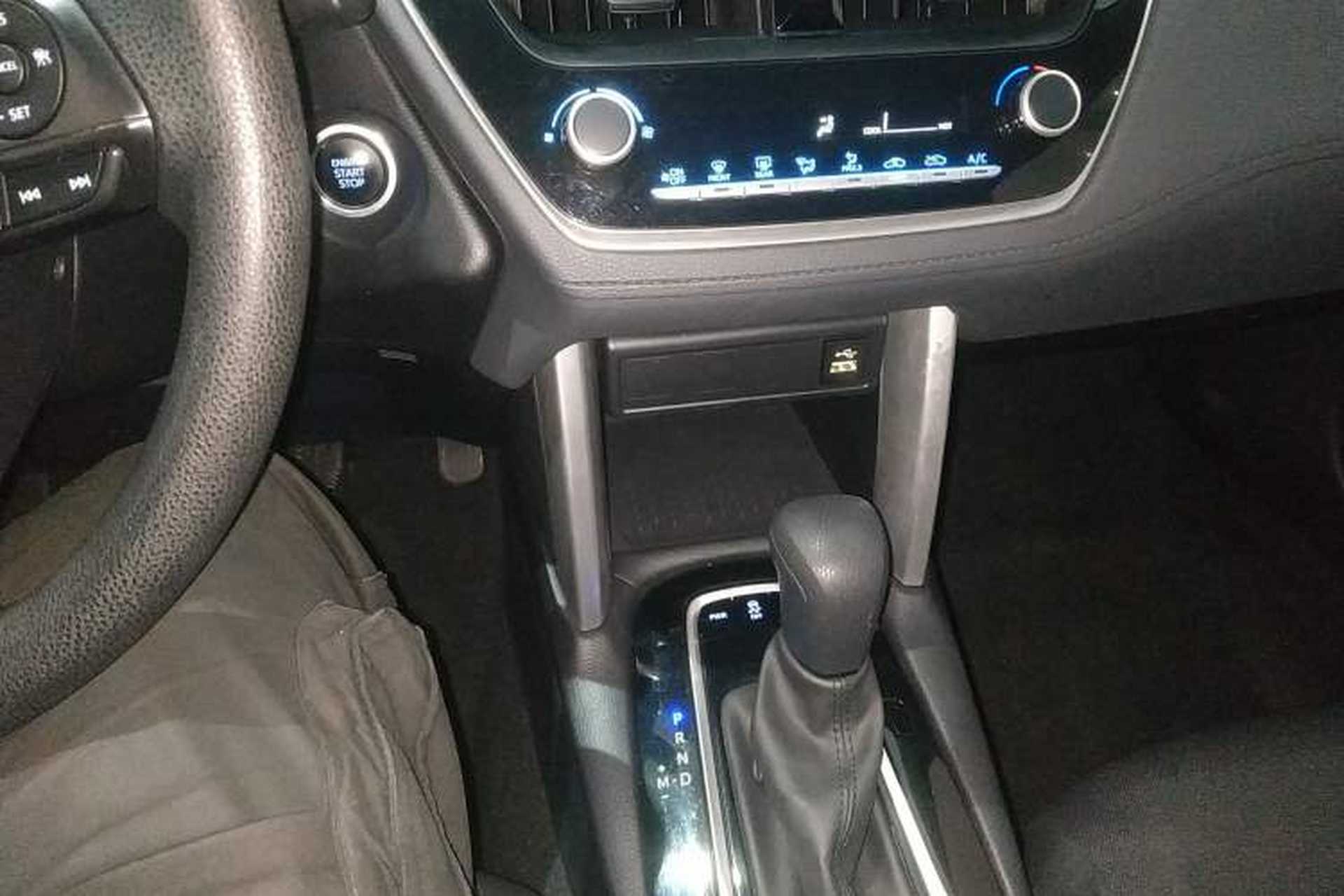 Used Toyota Corolla Cross 2022 2.0L Elite Edition Gear Lever