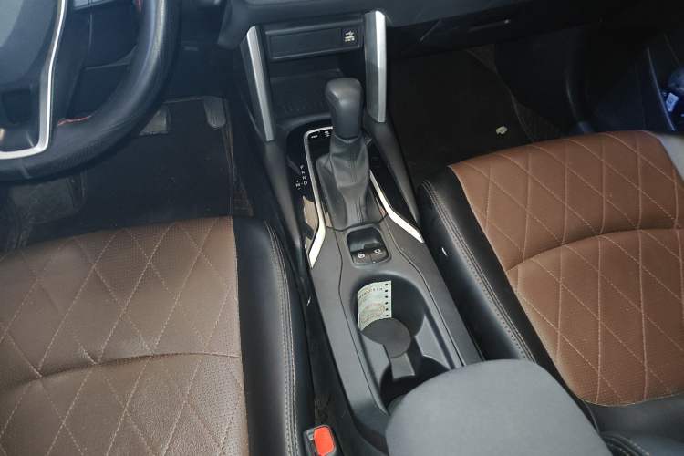 Used Toyota Corolla Cross 2022 2.0L Luxury Edition Gear Lever
