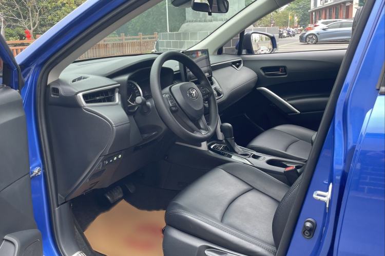 Used Toyota Corolla Cross 2022 2.0L Pioneer Edition Interior 11