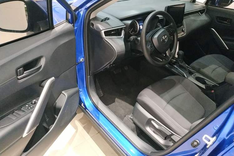 Used Toyota Corolla Cross 2022 2.0L Elite Edition Interior 3