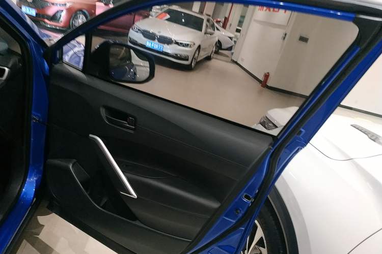 Used Toyota Corolla Cross 2022 2.0L Elite Edition Interior 5