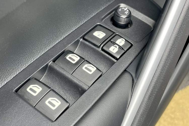 Used Toyota Corolla Cross 2022 2.0L Pioneer Edition Interior 7