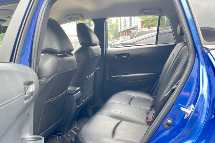 Used Toyota Corolla Cross 2022 2.0L Pioneer Edition Interior 9