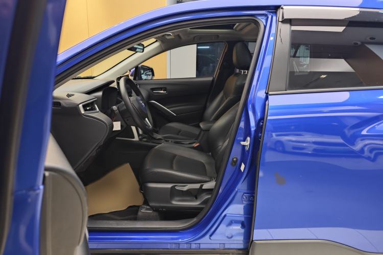 Used Toyota Corolla Cross 2022 2.0L Luxury Edition Left Front Seat