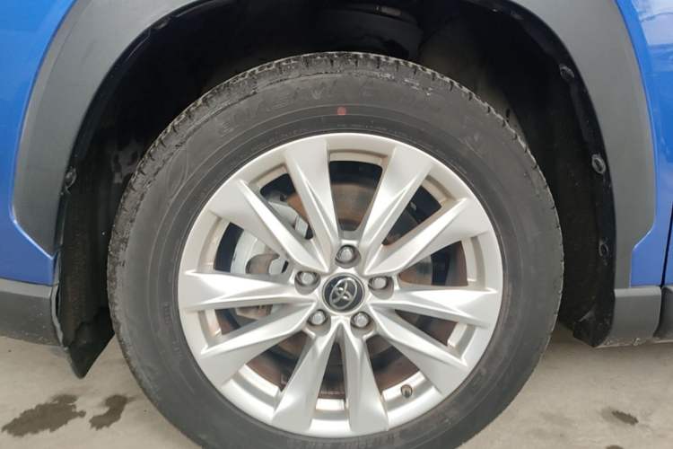 Used Toyota Corolla Cross 2022 2.0L Elite Edition Left Front Wheel Hub