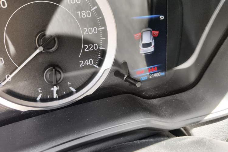 Used Toyota Corolla Cross 2022 2.0L Luxury Edition Odometer Close Up