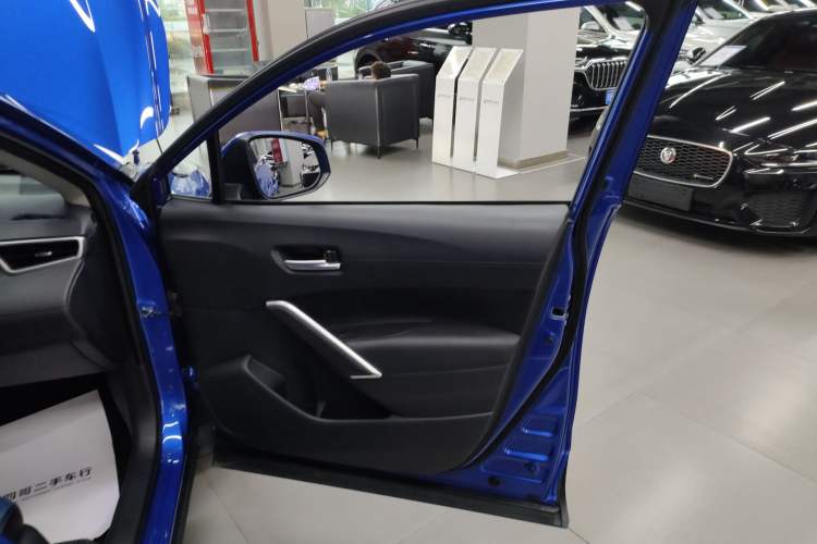 Used Toyota Corolla Cross 2022 2.0L Luxury Edition Right Front Door Interior