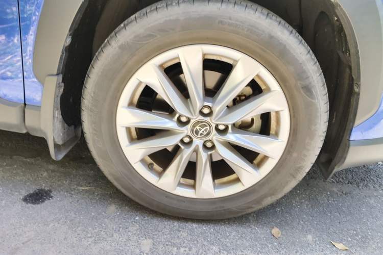 Used Toyota Corolla Cross 2022 2.0L Luxury Edition Right Front Wheel Hub