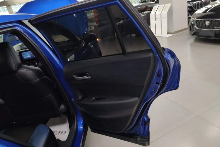 Used Toyota Corolla Cross 2022 2.0L Luxury Edition Right Rear Door Interior