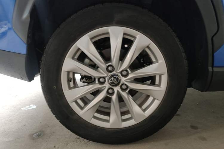 Used Toyota Corolla Cross 2022 2.0L Elite Edition Right Rear Wheel Hub